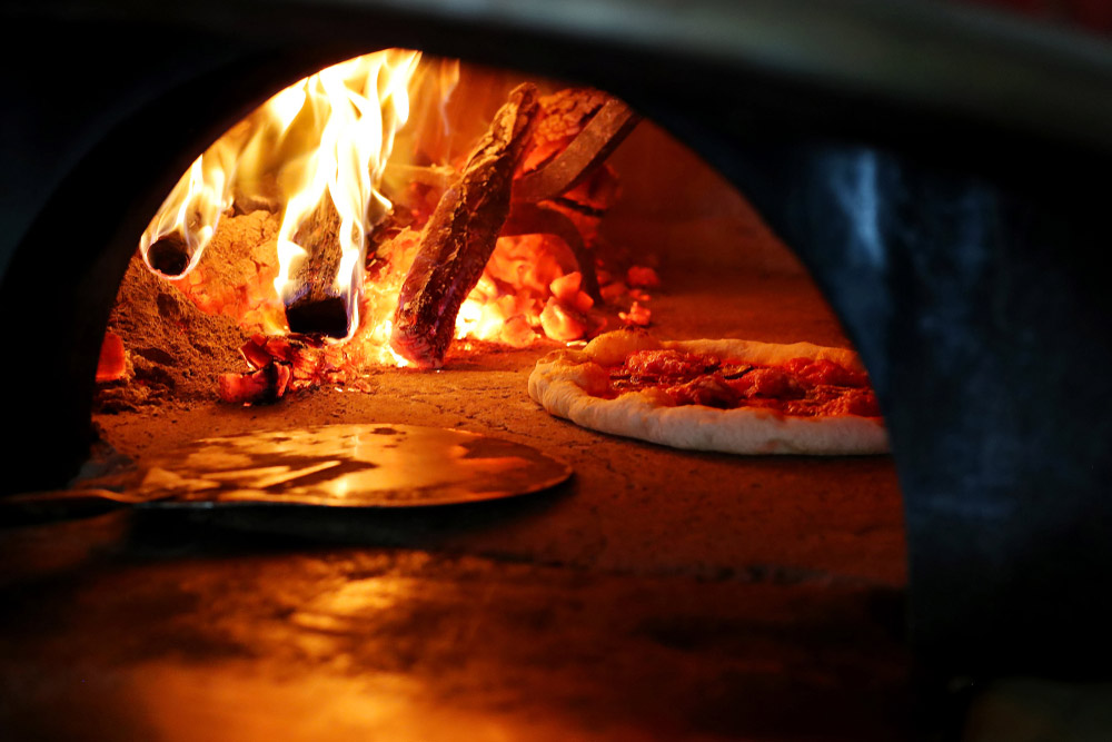 Commercial pizza oven wood